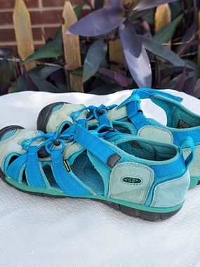 KEEN Kids 4 Whisper Teal Waterproof Sandals